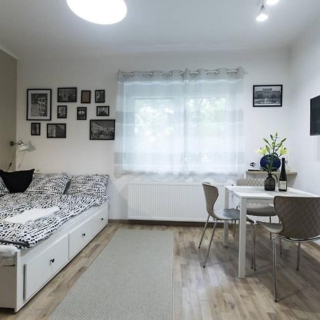 Aqua Stellar Apartment Szeged Bagian luar foto