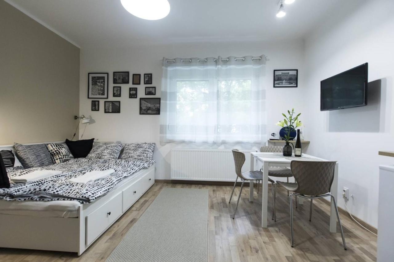 Aqua Stellar Apartment Szeged Bagian luar foto