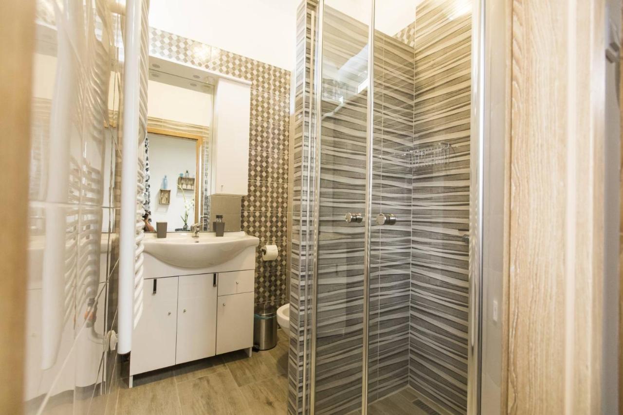 Aqua Stellar Apartment Szeged Bagian luar foto