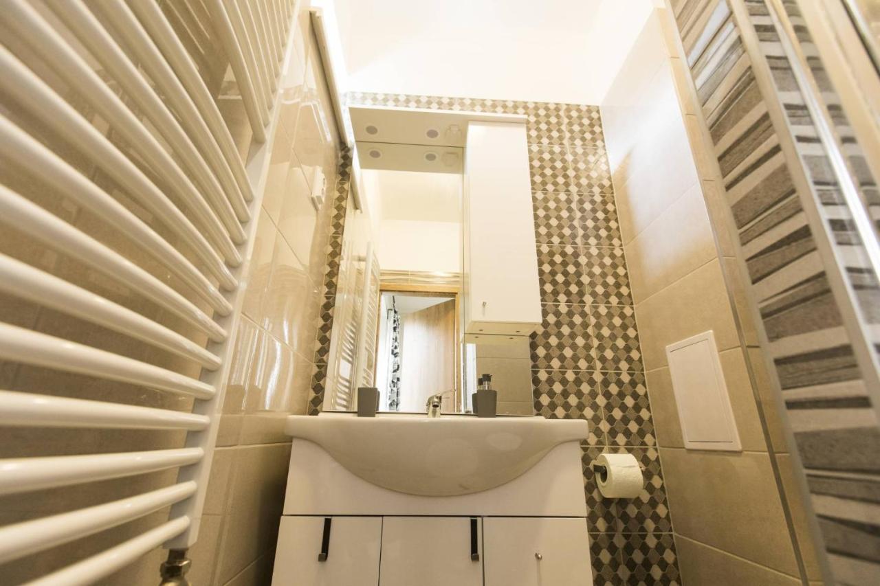 Aqua Stellar Apartment Szeged Bagian luar foto