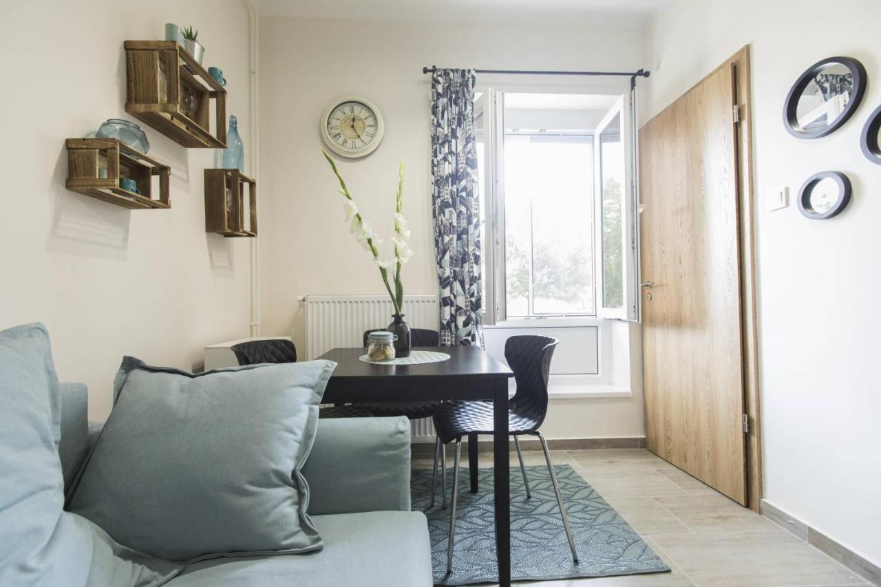 Aqua Stellar Apartment Szeged Bagian luar foto
