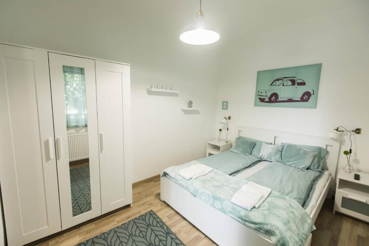 Aqua Stellar Apartment Szeged Bagian luar foto