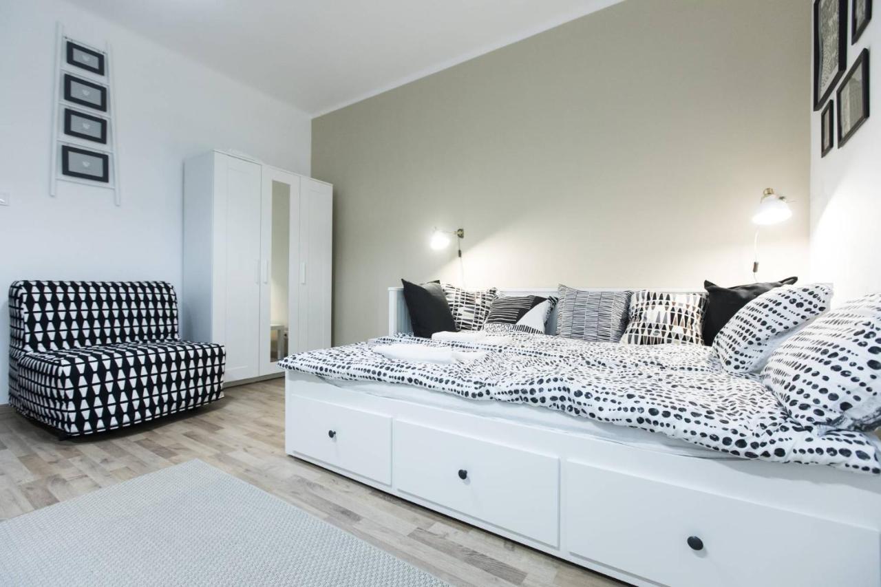 Aqua Stellar Apartment Szeged Bagian luar foto